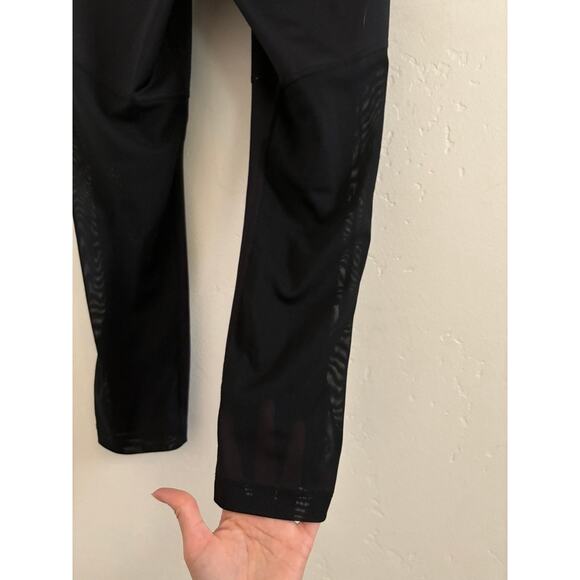 Nike Leggings Women’s Small Black Pirate Net Dri-Fit Fly Victory Capri Mesh - Picture 8 of 11